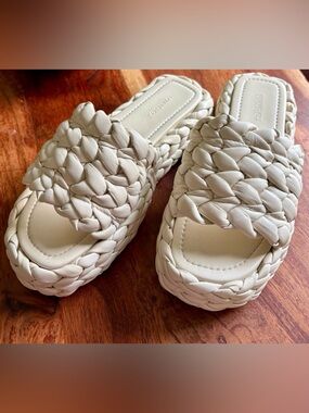 Vince Pompeii Leather Braided Cream Slide Mules - Sold Out. Like New.